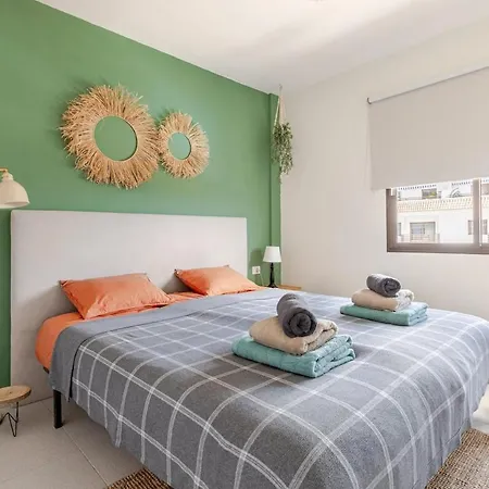 Apartamento Oceanview Getaway With Pool In Playa La Arena *